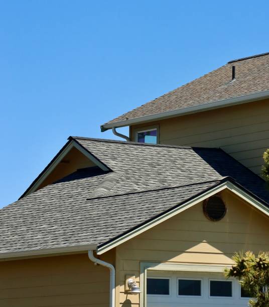 Best Roof Moss and Algae Removal  in Centerville, CA